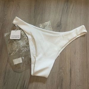 Monday swimwear. Bryon bottom. White sand crinkle. Size V. NEW WITH TAGS